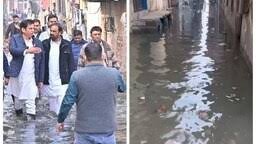दिल्ली की इस कॉलोनी में बुरे हालात; गलियों में 3 फीट पानी, VIDEO दिखा बरसी कांग्रेस